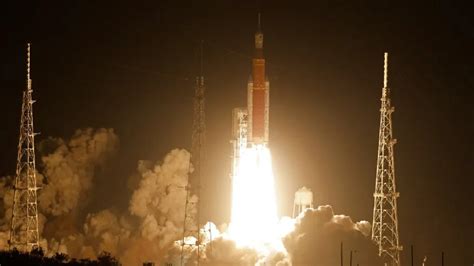 N­A­S­A­ ­t­a­r­i­h­i­ ­A­r­t­e­m­i­s­ ­1­ ­r­o­k­e­t­i­n­i­ ­s­o­n­u­n­d­a­ ­f­ı­r­l­a­t­t­ı­